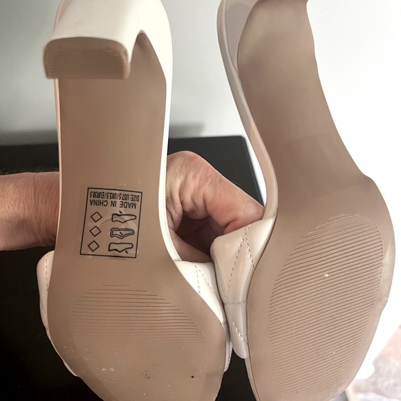 Sandals 👡 cream sz 7.5 - Picture 3 of 4